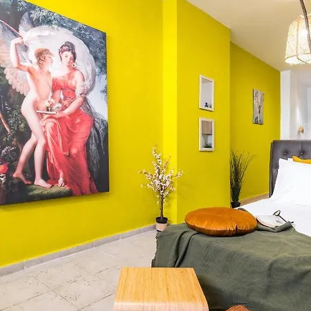 Apartment Erato “wrapped In Myrtle And Roses”