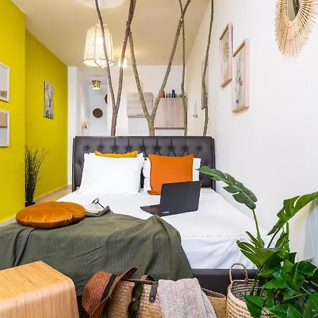Apartment Erato “wrapped In Myrtle And Roses” Thessaloniki