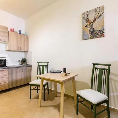 Apartment Erato “wrapped In Myrtle And Roses” Thessaloniki
