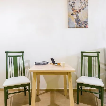 Erato “wrapped In Myrtle And Roses” Apartment *