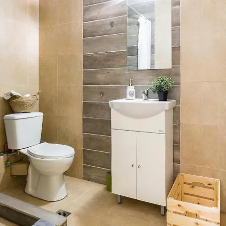 Apartment Erato “wrapped In Myrtle And Roses” Thessaloniki