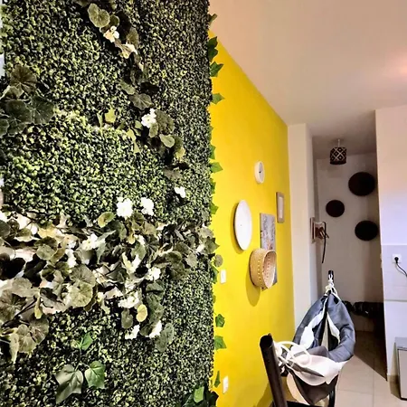 Erato “wrapped In Myrtle And Roses” Apartment *